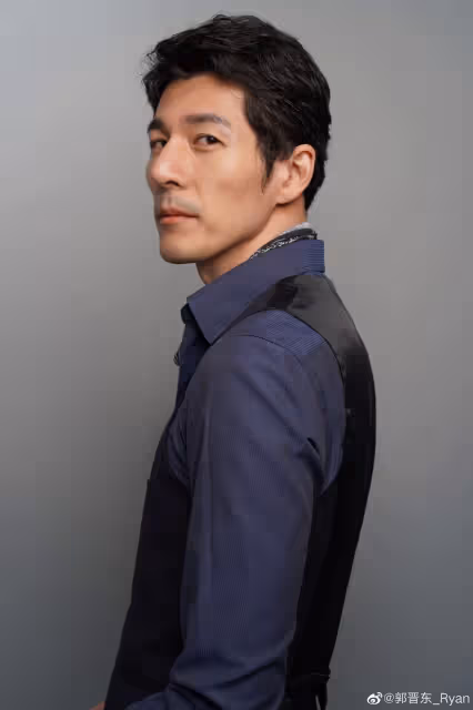 端盤子半年維生！41歲台灣男星「悄悄改名」重當新人　赴陸4年發展「熬出影帝」現況曝