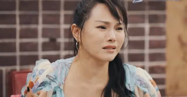 伊能靜含淚發文疑情變！與秦昊長期分隔兩地，男方曾微醺牽女生手