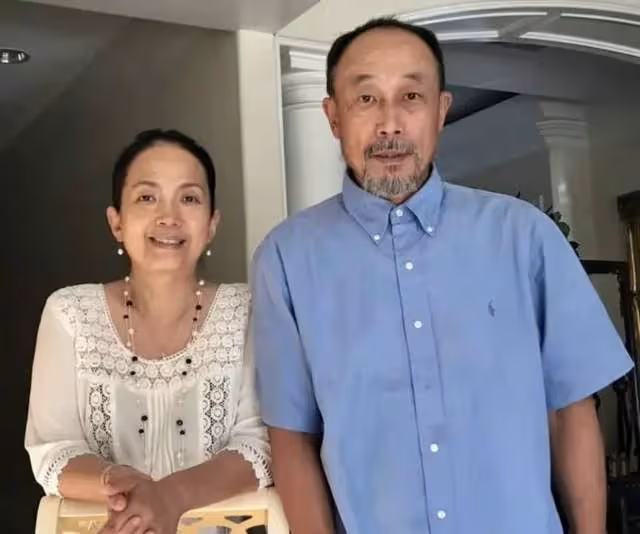 62歲呂麗萍定居美國曝近況，豪宅內宴請好友聚會，三婚老公罕露面