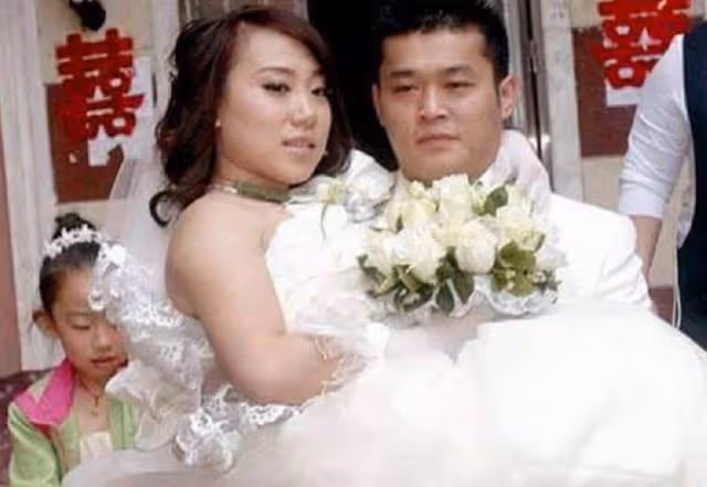 丫蛋現身醫院產檢！肚大如籮疑懷三胎，二婚老公喊話兒子激動難掩