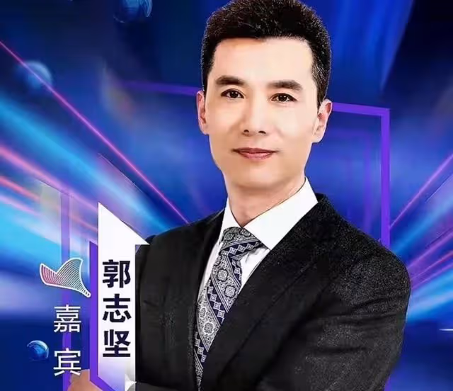 央視主持現大失誤！播新聞口誤觀眾懵圈，身旁女搭檔點頭場面尷尬