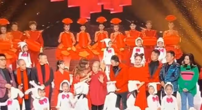 《星光大道》春節節目花絮曝光！尼格買提朱迅主持，李明啟罕登台