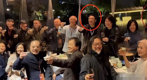 眾星齊聚烏鎮戲劇節不戴口罩 梅婷憔悴童瑤發胖