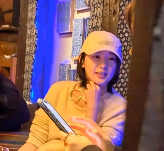 眾星齊聚烏鎮戲劇節不戴口罩 梅婷憔悴童瑤發胖