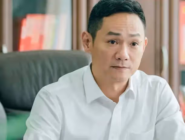 摘下影帝！52歲男星哽咽指天「今晚終於能做好夢」　「妻走後13年堅持不娶」現況令人淚目