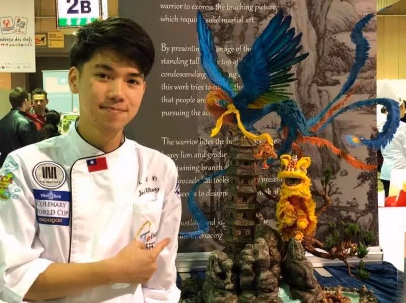 台灣之光!閱讀障礙少年「愛上做翻糖每天睡3小時」 台灣味神作「奪翻糖蛋糕國際金牌」錄取清大,網贊:追求夢想真的很感動