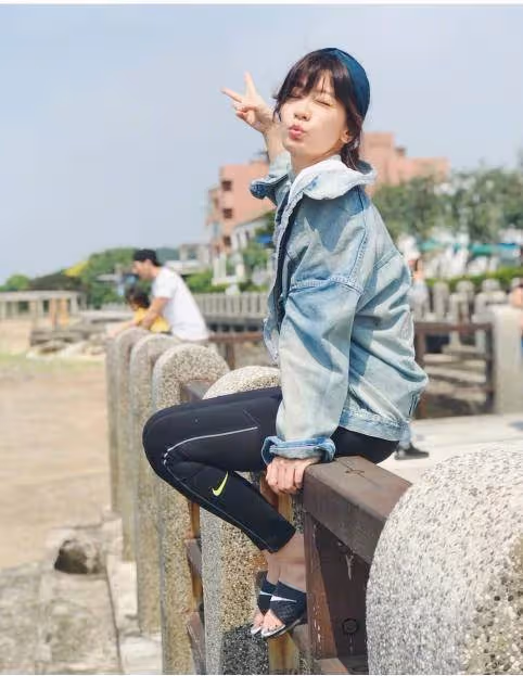 48歲賈靜雯「素顏照」曝光!沒有美顏沒有濾鏡狀態真實,網友:不敢認