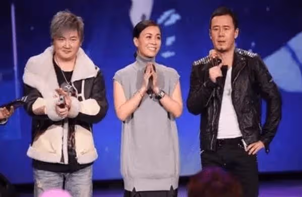 16歲出道曾被稱鄧麗君接班人,今鄉下撈金,顏值崩塌,52歲未婚無子,高勝美經歷了什麼