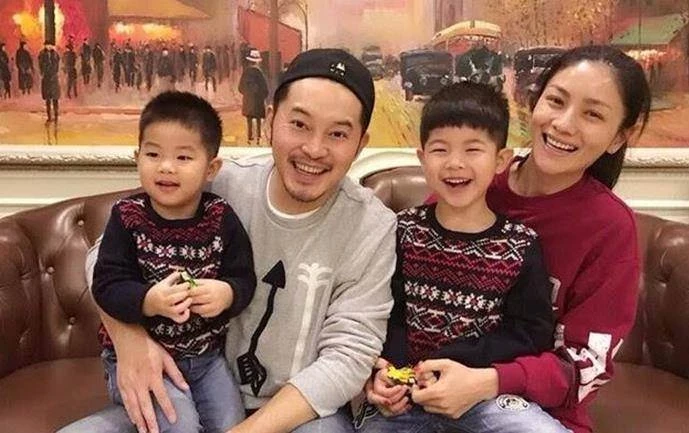 沙溢兒子「逆襲式」長大!幼時酷似宋仲基,如今瘦身成功帥成男神