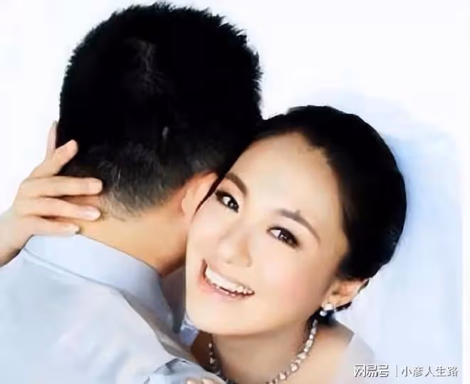 演員沈傲君:嫁圈外丈夫生一子,46歲被丈夫寵成寶