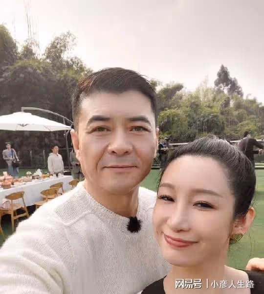 王新軍:親情有淚水,對不起唐靜,此生不會辜負小7歲的秦海璐