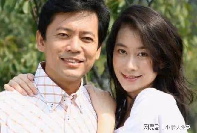 演員溫崢嶸:嫁初戀生一子,44歲風采依舊