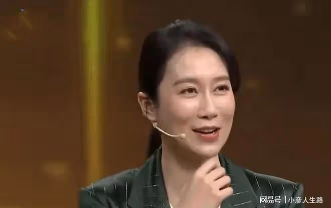 演員溫崢嶸:嫁初戀生一子,44歲風采依舊