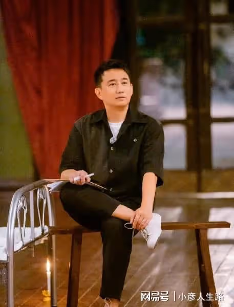 演員溫崢嶸:嫁初戀生一子,44歲風采依舊