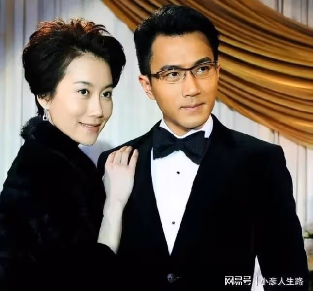 演員溫崢嶸:嫁初戀生一子,44歲風采依舊