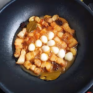 鵪鶉蛋燉五花肉