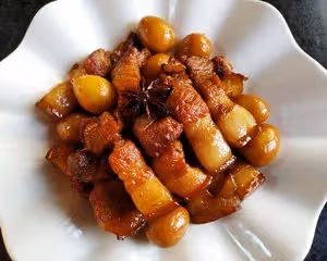 鵪鶉蛋燉五花肉