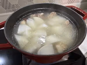 冬日限定——清燉蘿蔔牛腩（照例附蘸料）