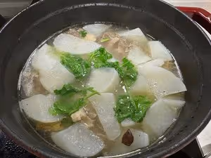 冬日限定——清燉蘿蔔牛腩（照例附蘸料）