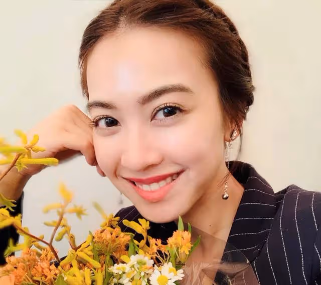 港姐女神獲頒TVB服務10周年金牌！有意復出拍劇，計劃生三個小孩