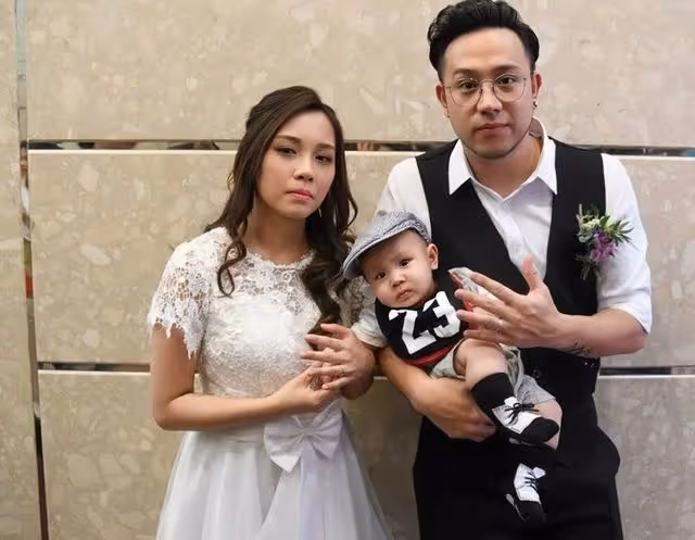 知名港星妻子被傳懷四胎！沒錢還三年抱仨，因腳踏五隻船事業盡毀