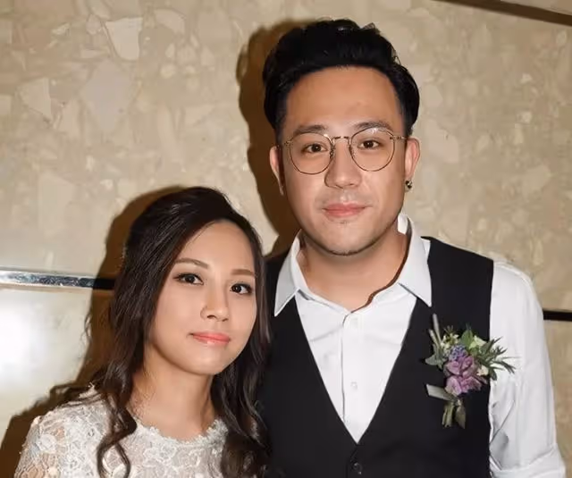 知名港星妻子被傳懷四胎！沒錢還三年抱仨，因腳踏五隻船事業盡毀