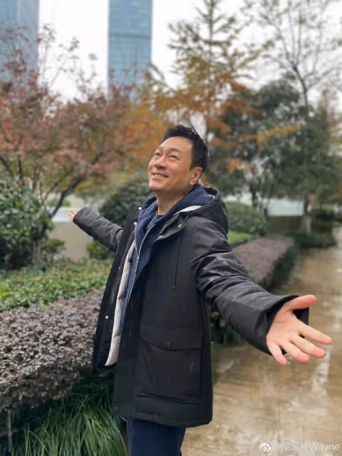 眾港星杭州遇初雪激動不已！性感女星雪中歡呼，行為誇張引熱議