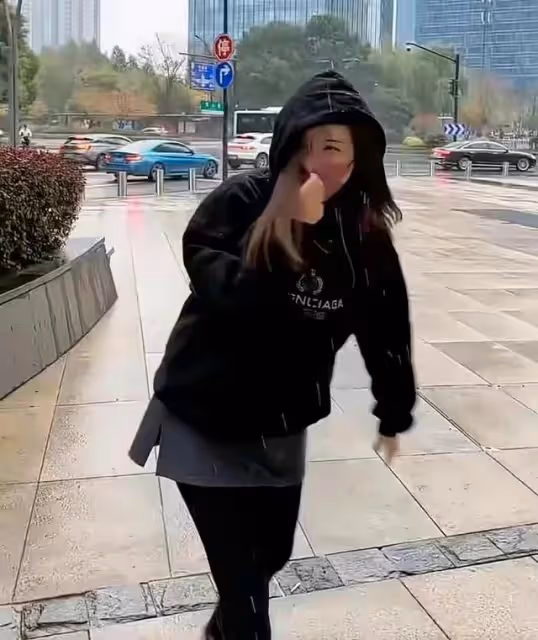 眾港星杭州遇初雪激動不已！性感女星雪中歡呼，行為誇張引熱議