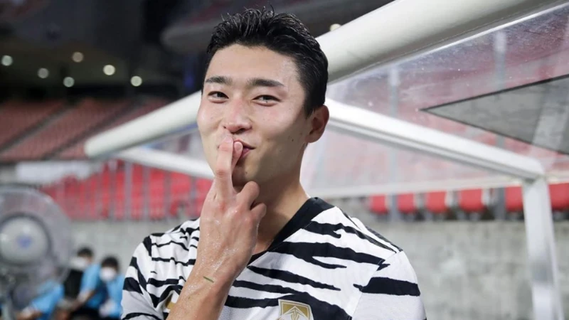 世足韓隊球員曹圭成激似朴敘俊爆紅　感情狀態被公開