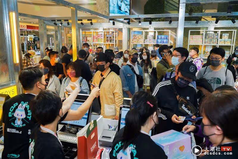 快閃台南！POP MART到南紡購物中心32天　限量「潛水員吊卡」半小時完售