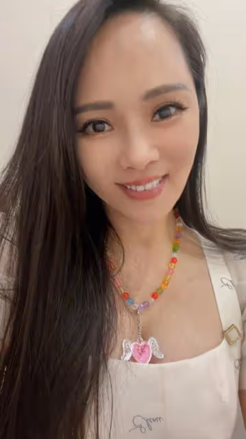 伊能靜辟謠婚變後曬幸福！戴米粒手工項鏈炫耀，大贊兒女懂事貼心