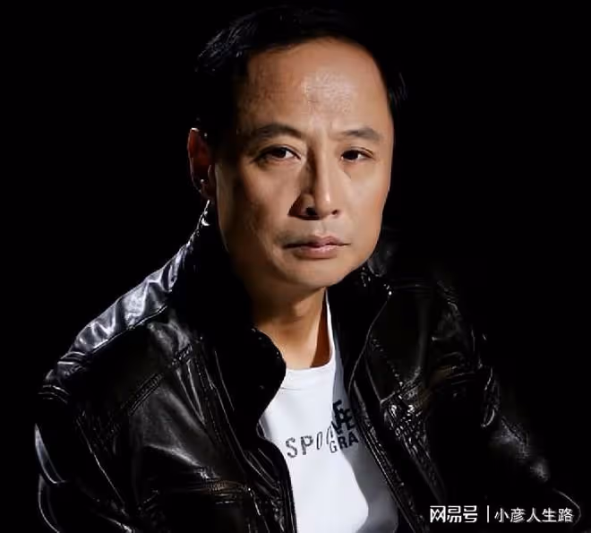 周野芒:在月子期間拋棄奚美娟,26年後兒子的話讓他淚目