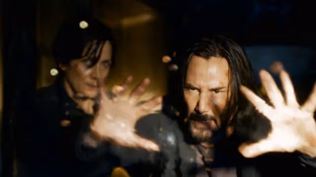 Keanu Reeves為新片跪地磕頭　視頻吸逾340萬點閱