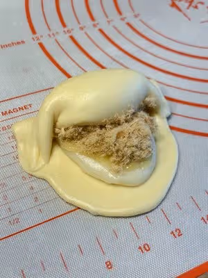 小美版一發麻薯肉鬆麵包