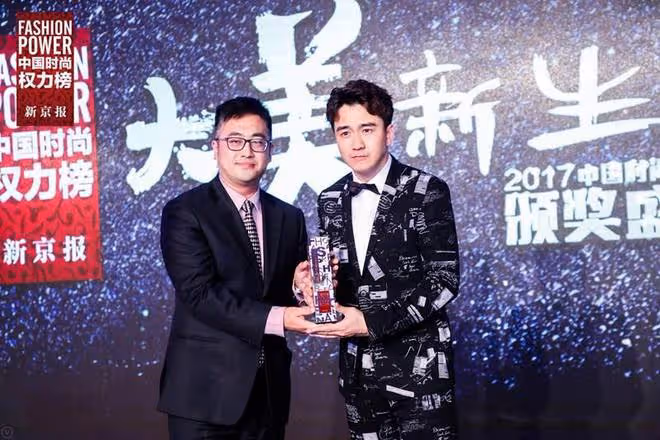 假外貌、假年齡、假學歷，這些沉迷「造假」的明星，個個讓人反感