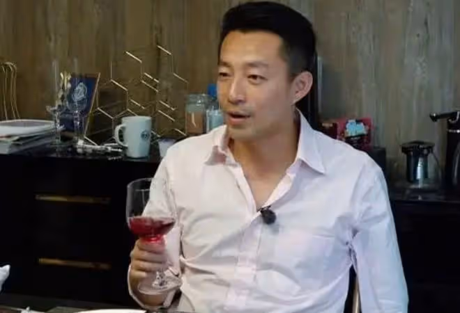 假外貌、假年齡、假學歷，這些沉迷「造假」的明星，個個讓人反感