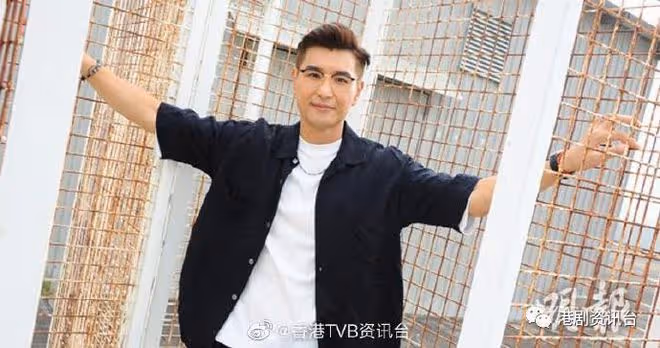 TVB視帝甜蜜摸老婆肚似有暗示！老婆五字回覆網民疑似再懷孕