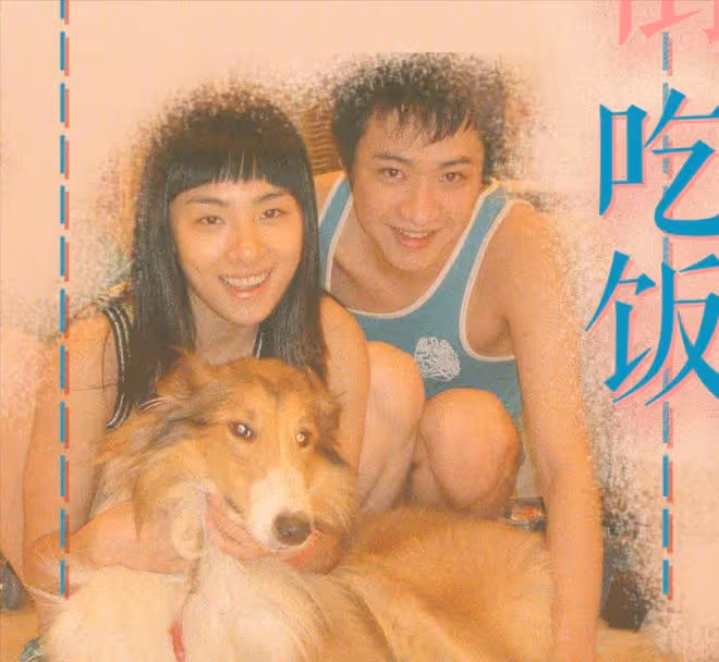 劉璇一家四口首次合體登封，教授老公溫文爾雅，2歲女兒輕鬆劈叉