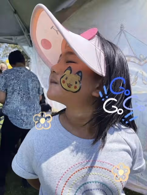 何潔罕見曬全家福，刁磊與繼子繼女親密合影，三個兒女長相隨媽媽