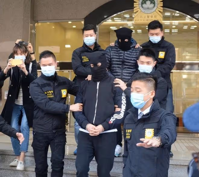 安以軒老公陳榮煉案開庭，拒絕回答庭審問題，被索賠6.38億元