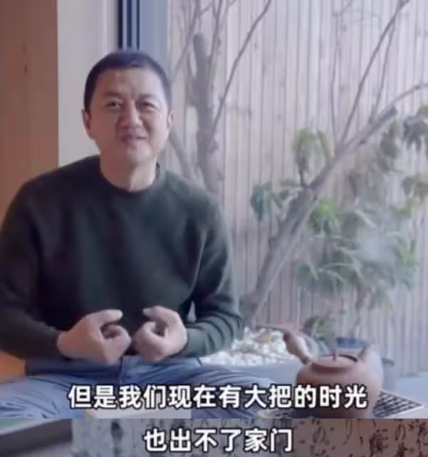 李亞鵬小女兒正面照曝光，軟萌可愛像爸爸，妻子被贊比王菲好看