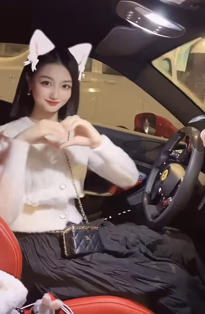 邵晴坐在法拉利里跳手指舞，疑否認插足張嘉倪婚姻，稱會拿出證據