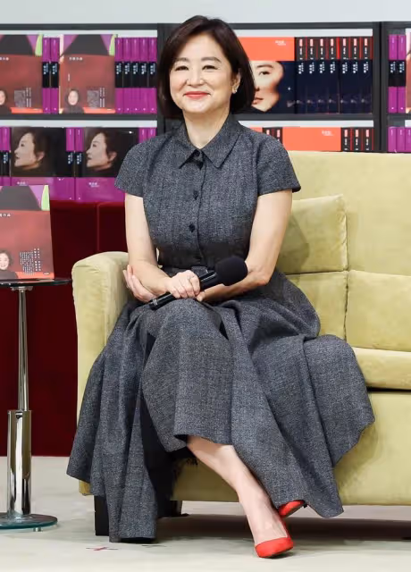 68歲林青霞現身新書發布會，欲復出演舞台劇，面部鬆弛魚尾紋搶鏡
