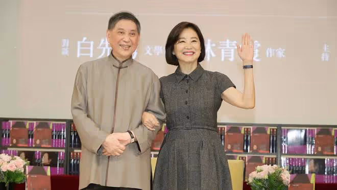 68歲林青霞現身新書發布會，欲復出演舞台劇，面部鬆弛魚尾紋搶鏡