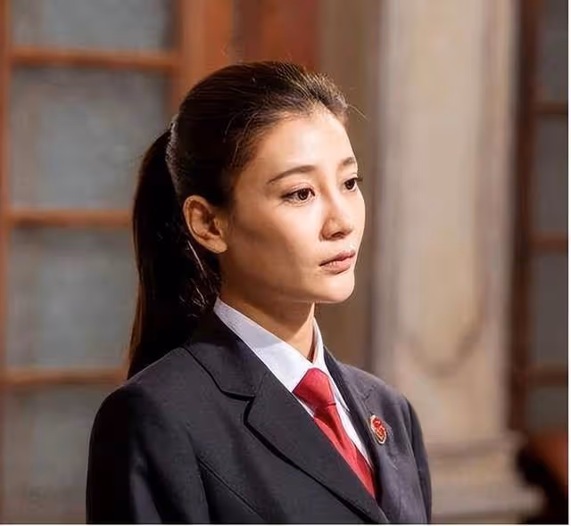曹雲金前妻唐菀曬母女穿親子裝，女兒靈動可愛，和爸爸如複製粘貼