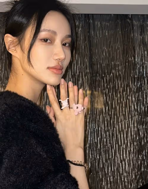何猷君表哥王厚傑曬慶生照，攜女友出鏡，女方五官大氣像奚夢瑤
