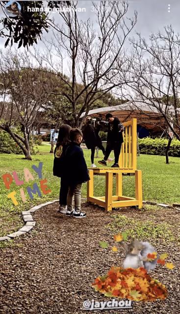 周杰倫曬21年前後對比照，容顏未改，自豪發文：哥依然范特西