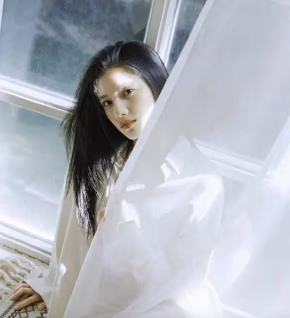 於正上熱搜後陳坤發文疑似回應，曬張婧儀美照，喊話讓她繼續努力