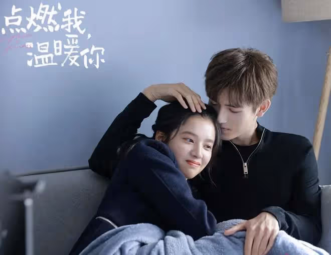 於正上熱搜後陳坤發文疑似回應，曬張婧儀美照，喊話讓她繼續努力