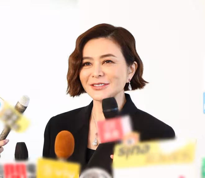 關之琳拍賣藏品賺3億多，為賣好價佩戴展示，計劃部分收益做慈善